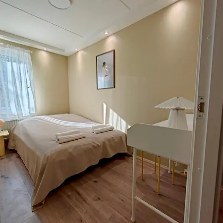 Sg3 - 2br Renovated Lägenhet *